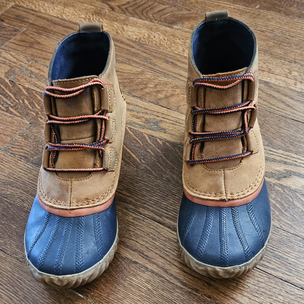 Sorel Out N About Boots Size 8